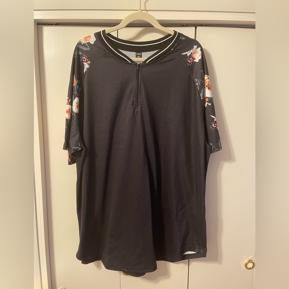 Zip up T-shirt style